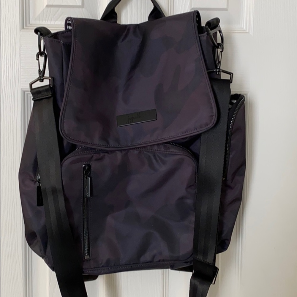 Like new Jujube be sporty in black ops